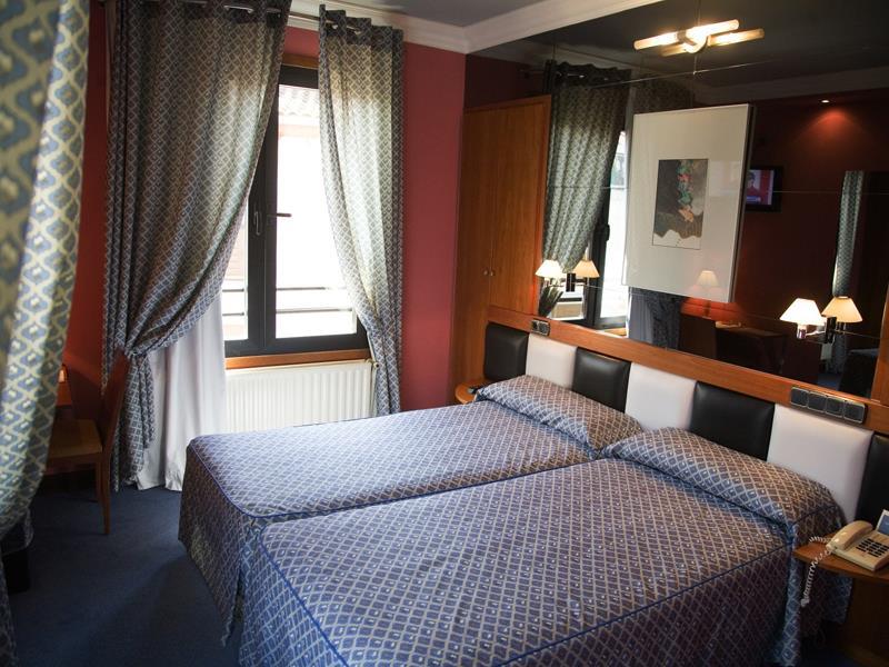 Hotel Oria Tolosa  Szoba fotó